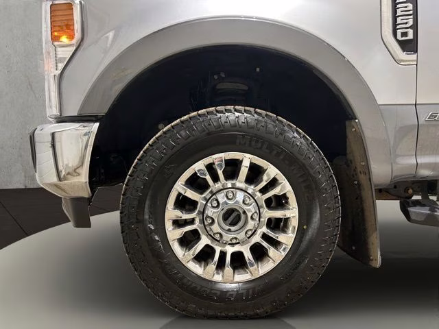 2022 Iconic Silver Metallic Ford Super Duty F-250 SRW Lariat 4X4 Truck