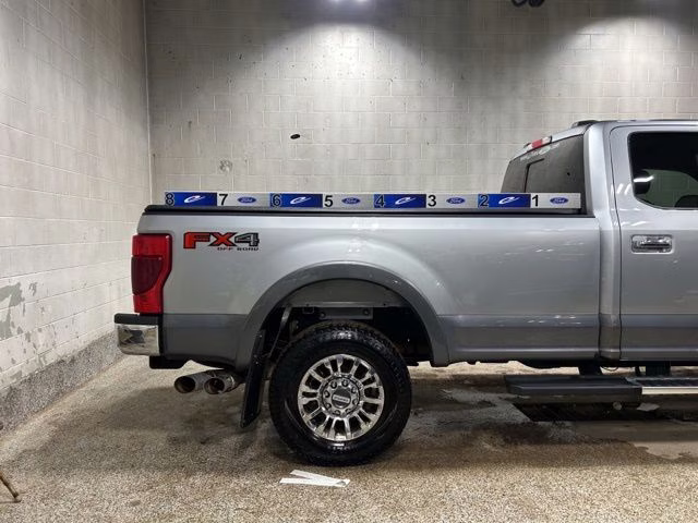 2022 Iconic Silver Metallic Ford Super Duty F-250 SRW Lariat 4X4 Truck