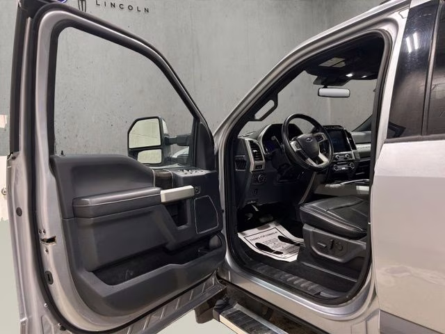 2022 Iconic Silver Metallic Ford Super Duty F-250 SRW Lariat 4X4 Truck
