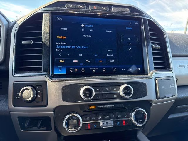 2022 Iconic Silver Metallic Ford Super Duty F-250 SRW Lariat 4X4 Truck