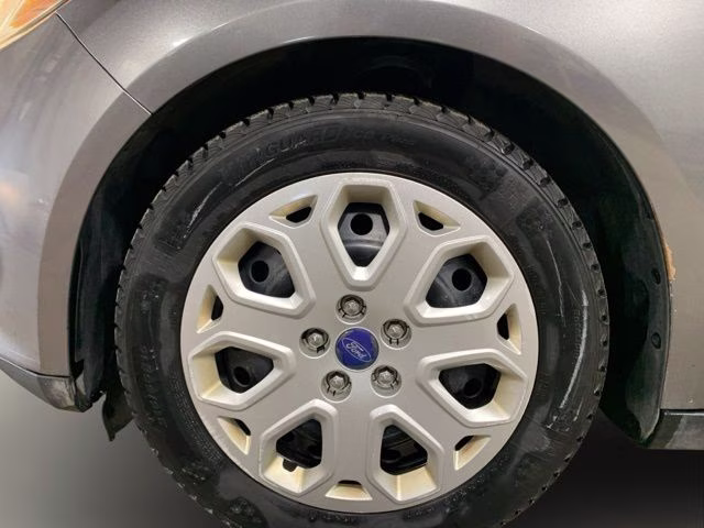 2012 Sterling Gray Metallic Ford Focus SE FWD Sedan