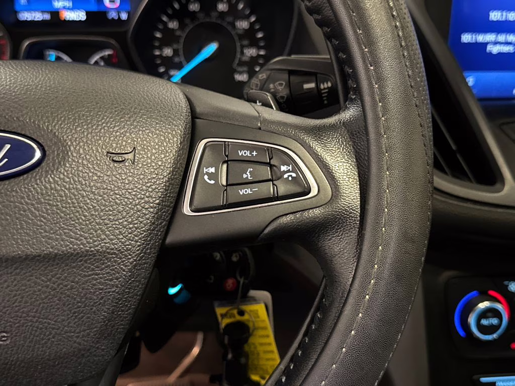 2017 Canyon Ridge Metallic Ford Escape SE FWD SUV