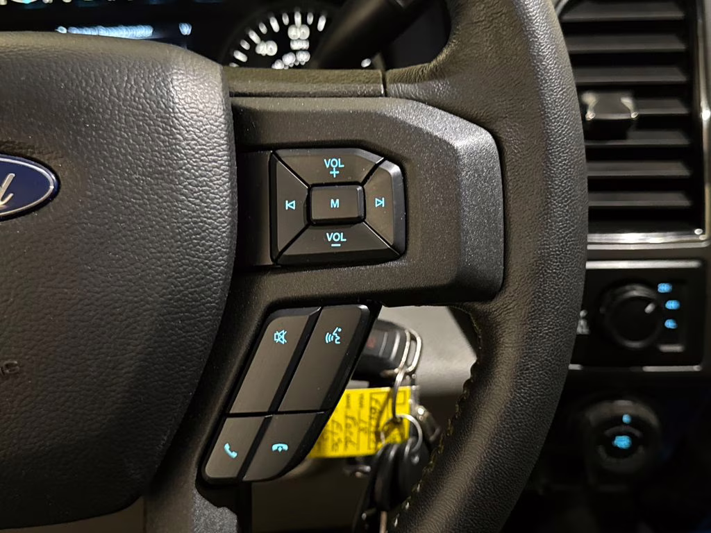 2018 Oxford White Ford F-150 XLT 4X4 Truck