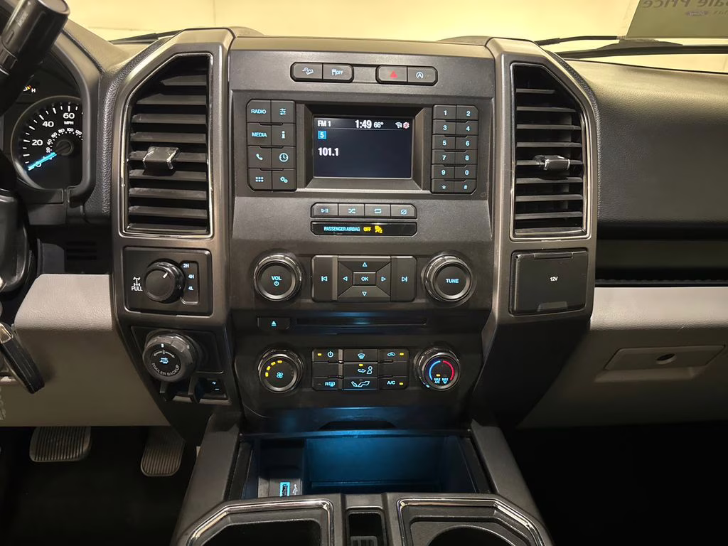 2018 Oxford White Ford F-150 XLT 4X4 Truck
