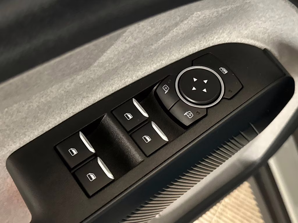 2024 Cactus Gray Ford Maverick XLT FWD Truck