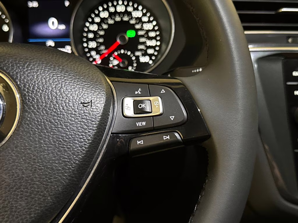 2020 Silk Blue Metallic Volkswagen Tiguan 2.0T SE FWD SUV