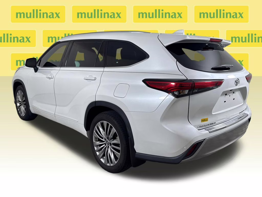 2022 Wind Chill Pearl Toyota Highlander Platinum AWD SUV