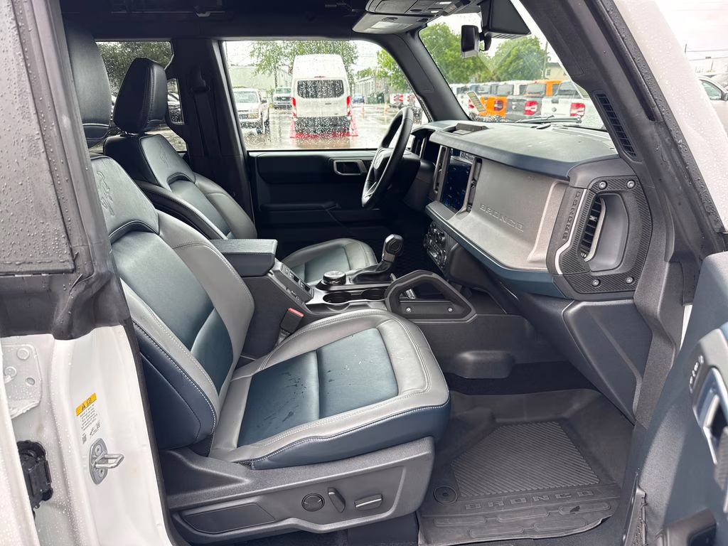 2024 Oxford White Ford Bronco Outer Banks 4X4 SUV