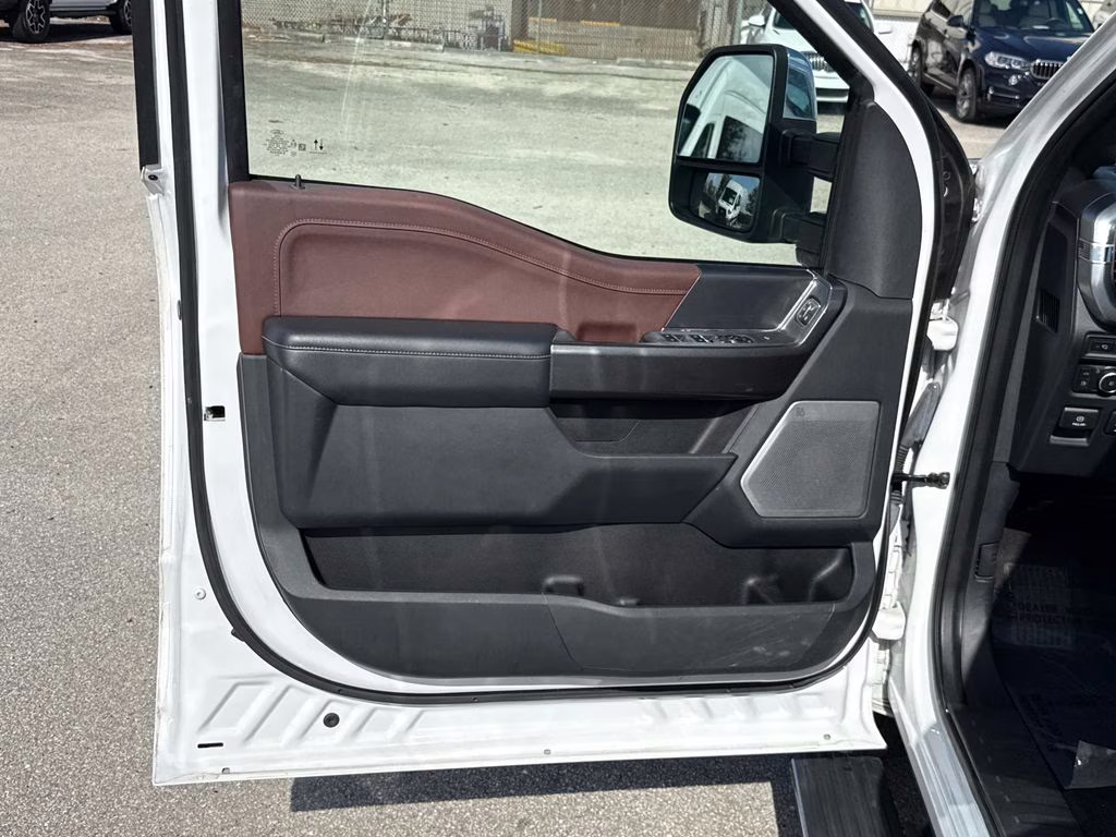 2021 Oxford White Ford F-150 Lariat 4X4 Truck