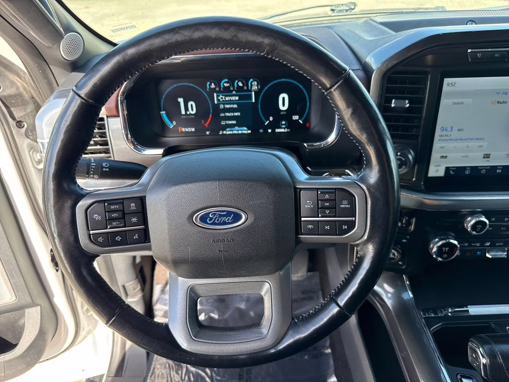 2021 Oxford White Ford F-150 Lariat 4X4 Truck