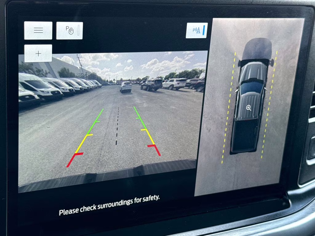 2021 Oxford White Ford F-150 Lariat 4X4 Truck