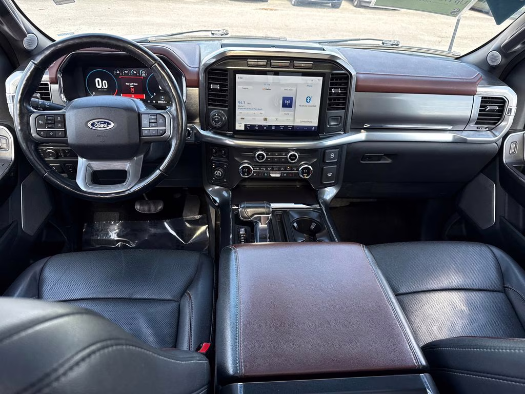 2021 Oxford White Ford F-150 Lariat 4X4 Truck