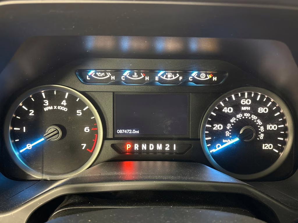 2015 Oxford White Ford F-150 XLT RWD Truck