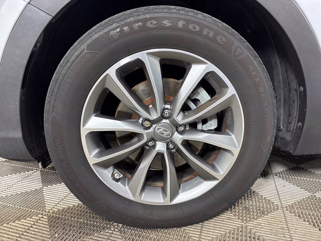 2017 Circuit Silver Hyundai Santa Fe SE FWD SUV