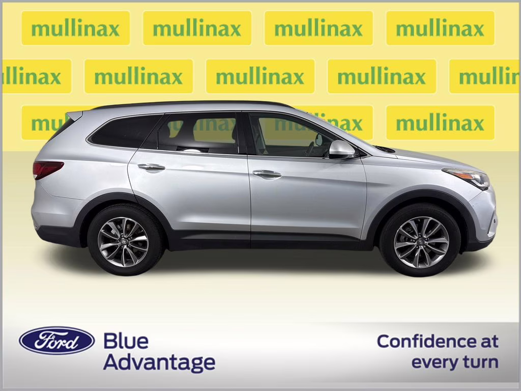 2017 Circuit Silver Hyundai Santa Fe SE FWD SUV