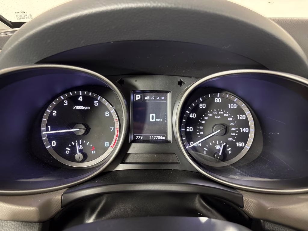 2017 Circuit Silver Hyundai Santa Fe SE FWD SUV