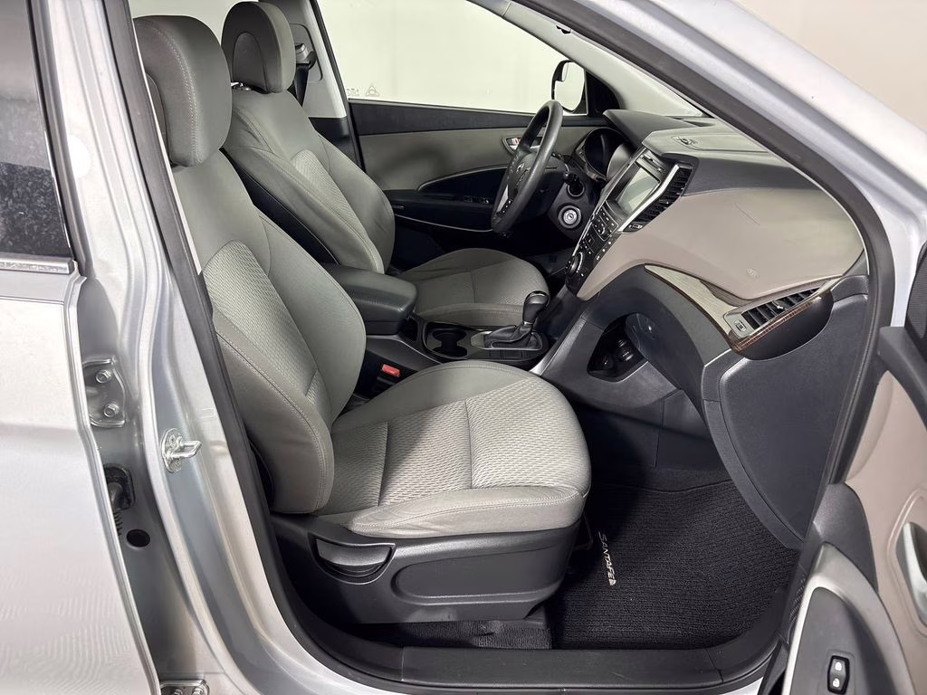 2017 Circuit Silver Hyundai Santa Fe SE FWD SUV