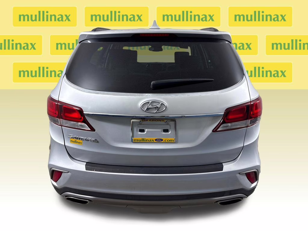 2017 Circuit Silver Hyundai Santa Fe SE FWD SUV