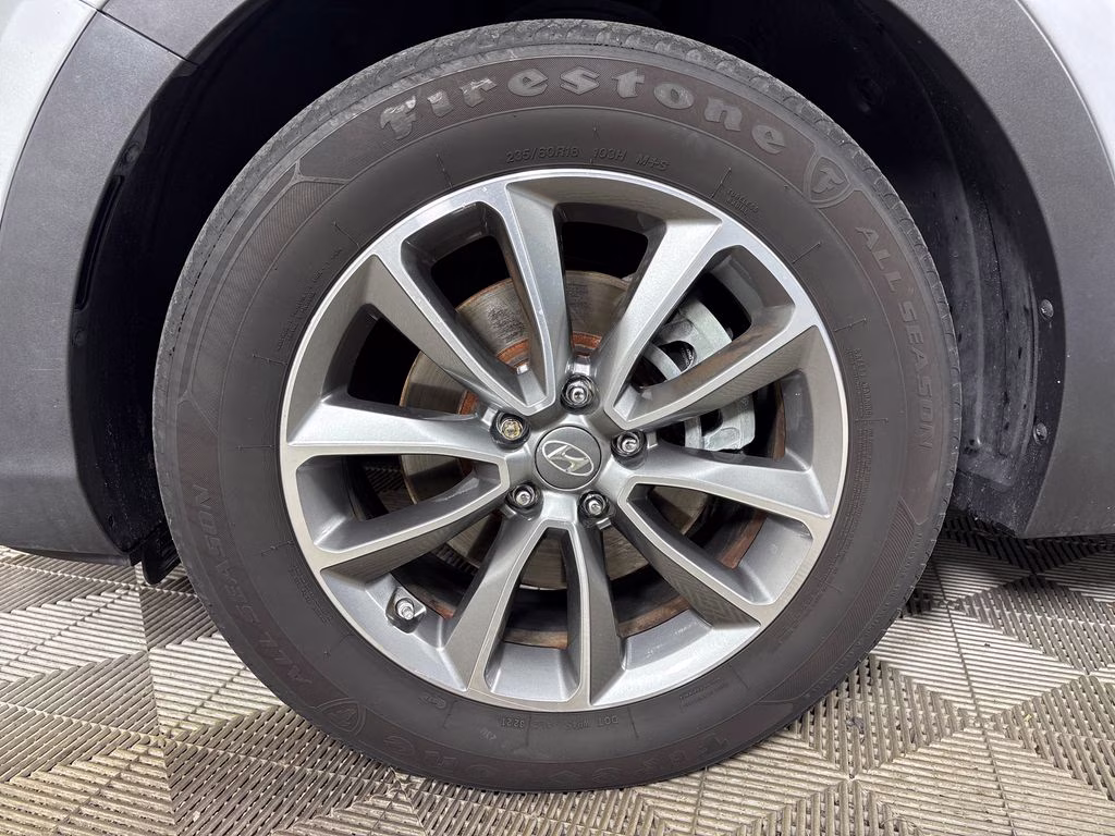 2017 Circuit Silver Hyundai Santa Fe SE FWD SUV
