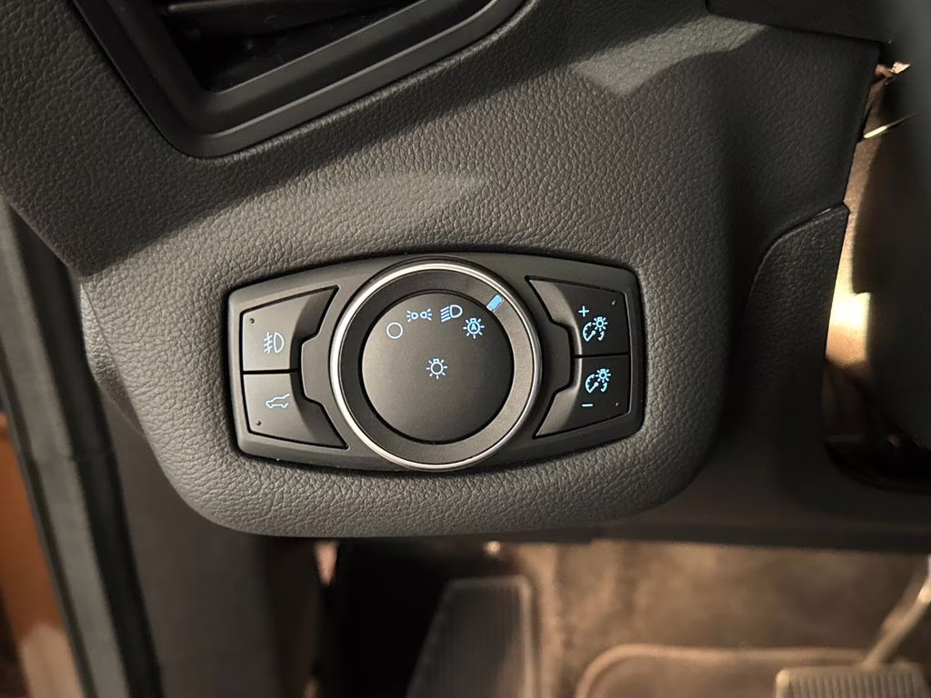 2017 Canyon Ridge Metallic Ford Escape SE FWD SUV