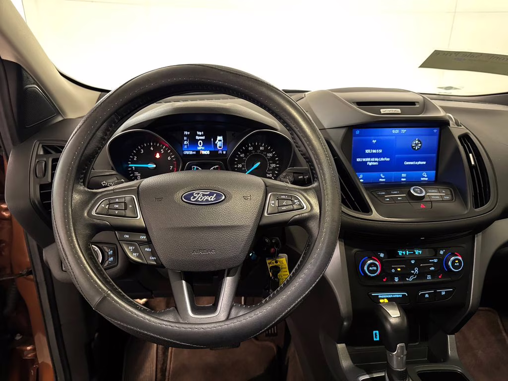 2017 Canyon Ridge Metallic Ford Escape SE FWD SUV