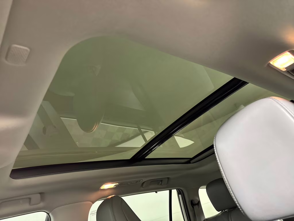 2022 Wind Chill Pearl Toyota Highlander Platinum AWD SUV