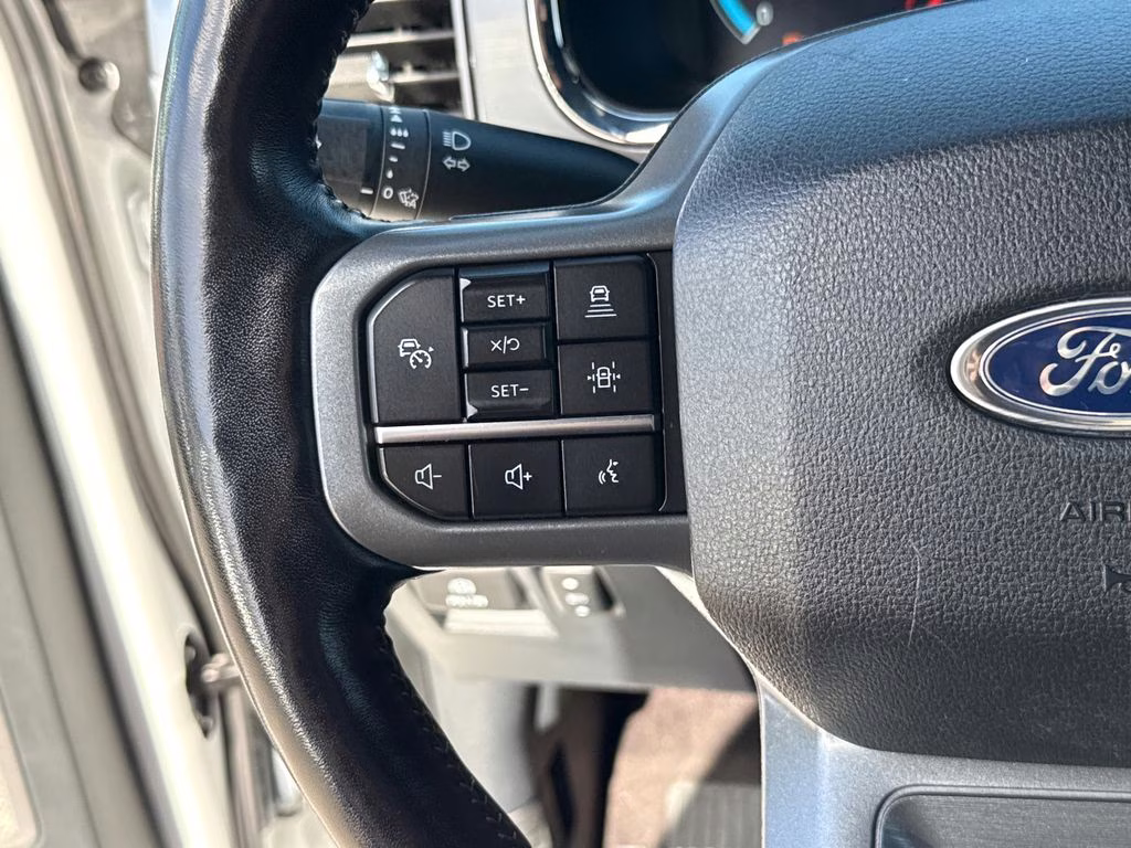 2021 Oxford White Ford F-150 Lariat 4X4 Truck