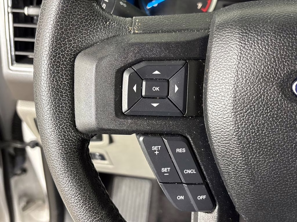 2015 Oxford White Ford F-150 XLT RWD Truck