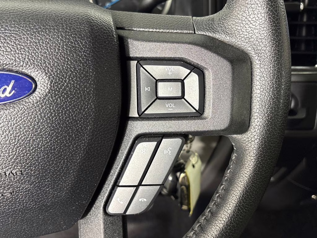 2015 Oxford White Ford F-150 XLT RWD Truck
