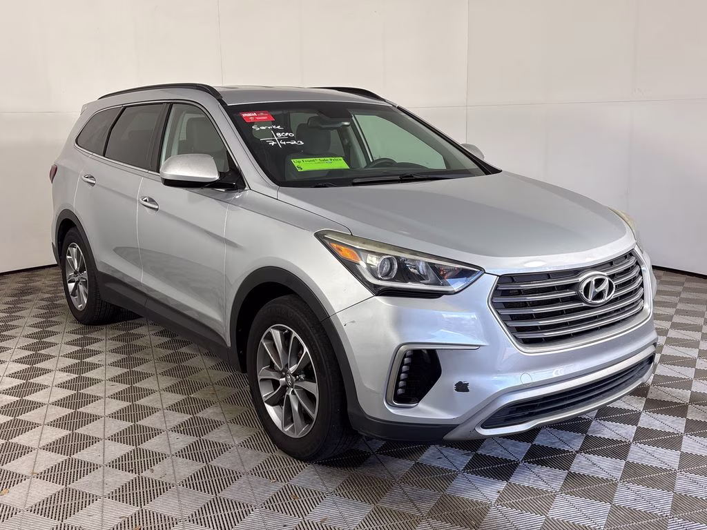 2017 Circuit Silver Hyundai Santa Fe SE FWD SUV