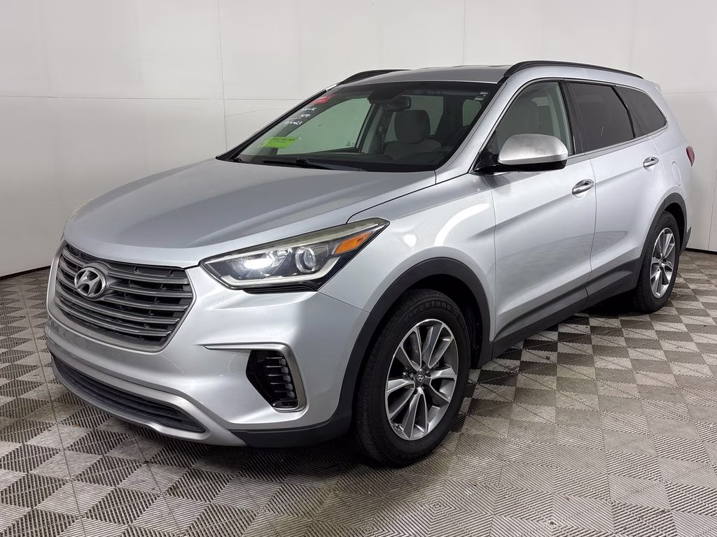 2017 Circuit Silver Hyundai Santa Fe SE FWD SUV
