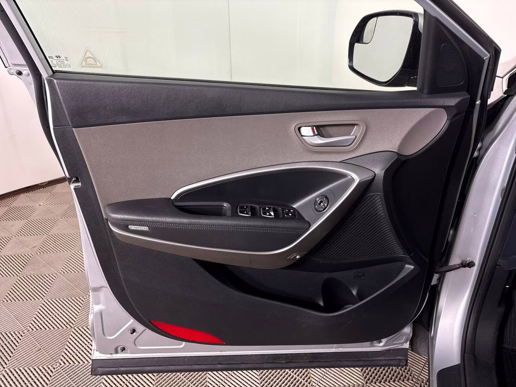 2017 Circuit Silver Hyundai Santa Fe SE FWD SUV