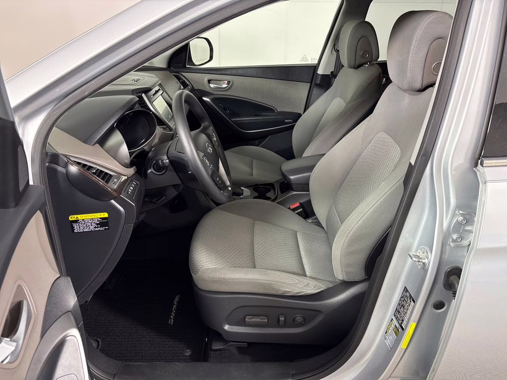 2017 Circuit Silver Hyundai Santa Fe SE FWD SUV