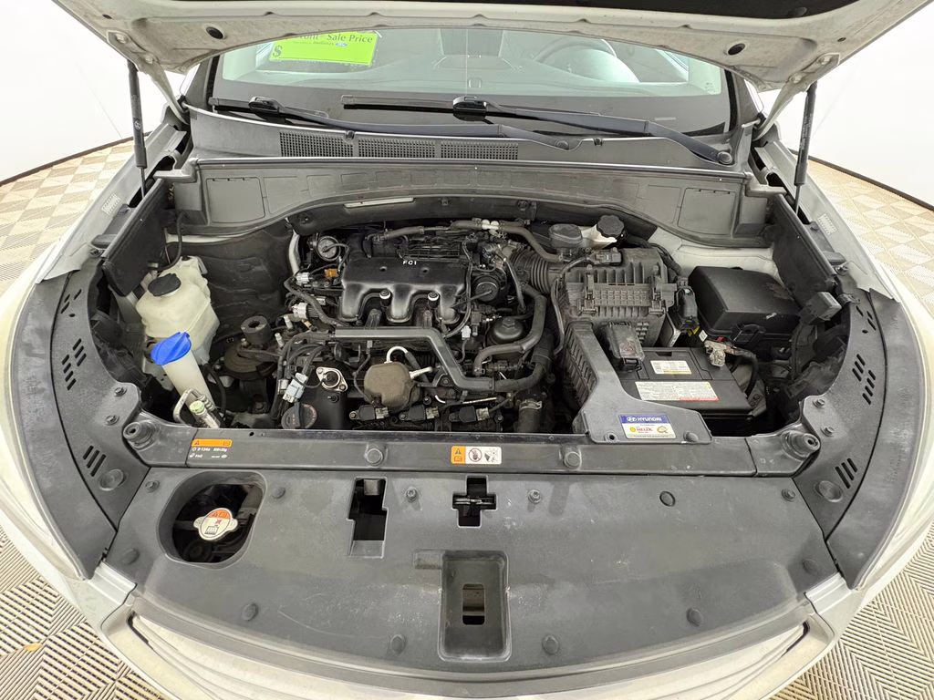 2017 Circuit Silver Hyundai Santa Fe SE FWD SUV