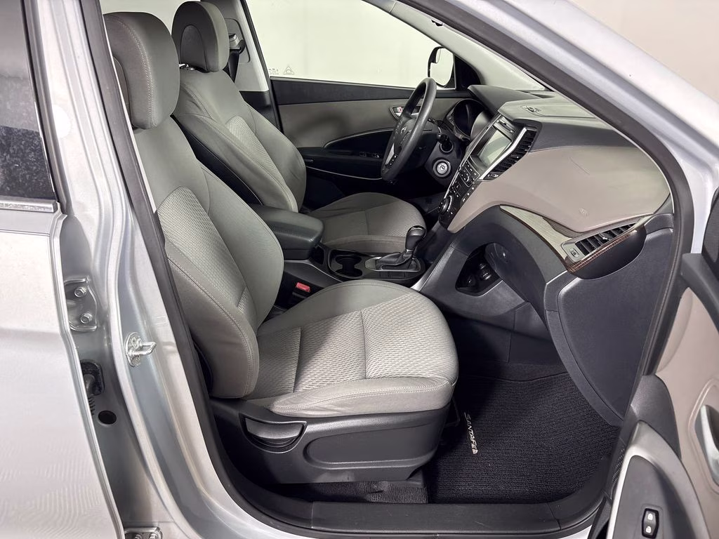 2017 Circuit Silver Hyundai Santa Fe SE FWD SUV