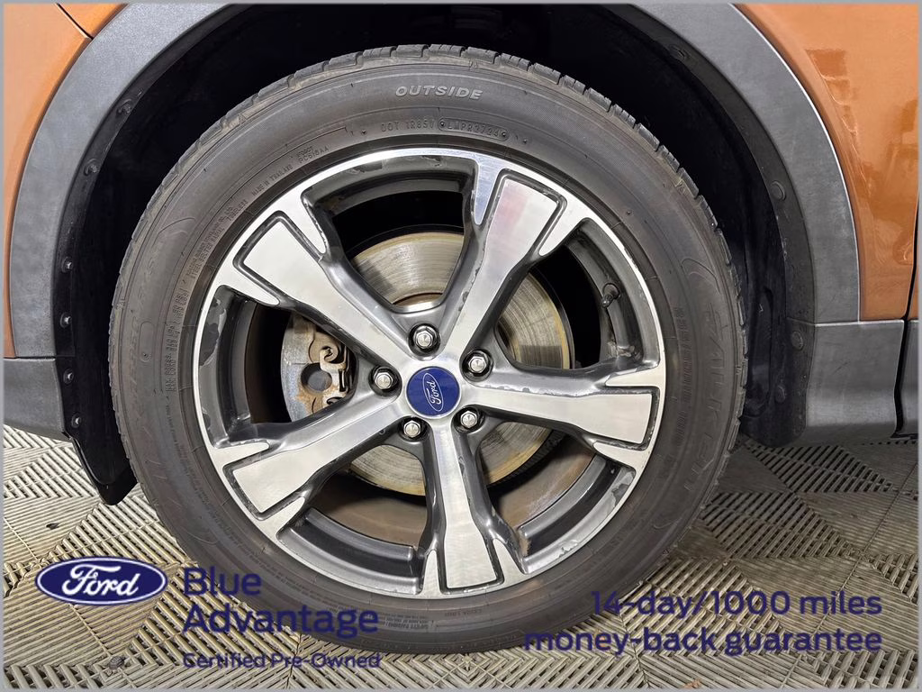 2017 Canyon Ridge Metallic Ford Escape SE FWD SUV