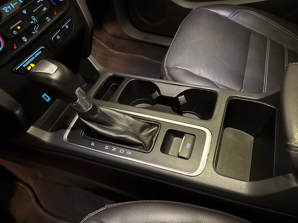 2017 Canyon Ridge Metallic Ford Escape SE FWD SUV