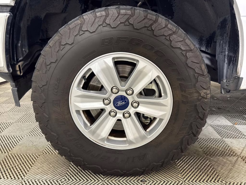 2018 Oxford White Ford F-150 XLT 4X4 Truck