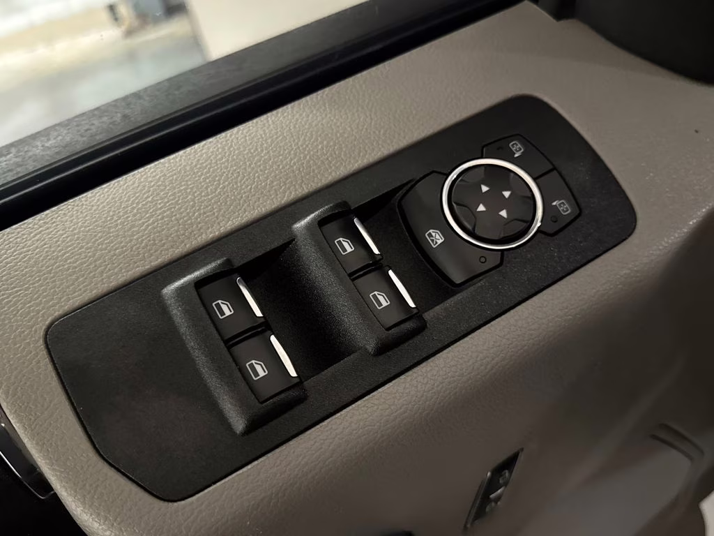 2018 Oxford White Ford F-150 XLT 4X4 Truck
