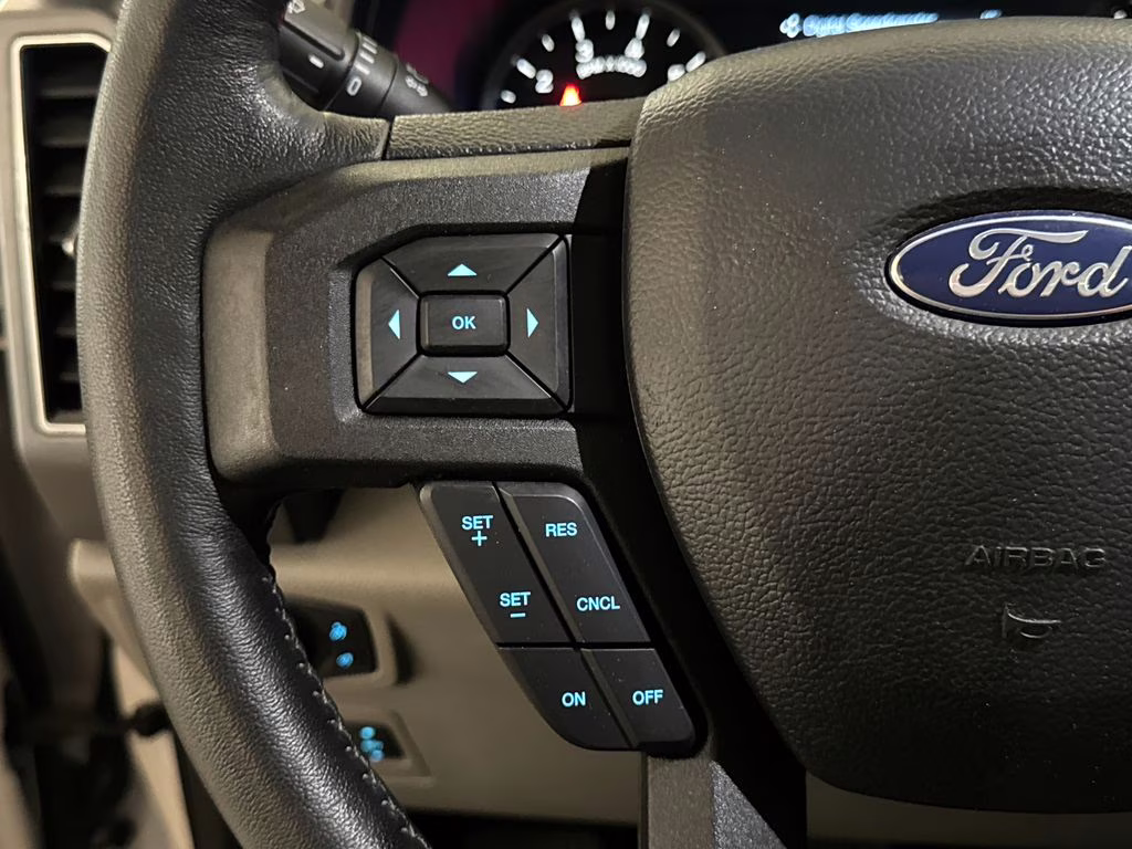 2018 Oxford White Ford F-150 XLT 4X4 Truck