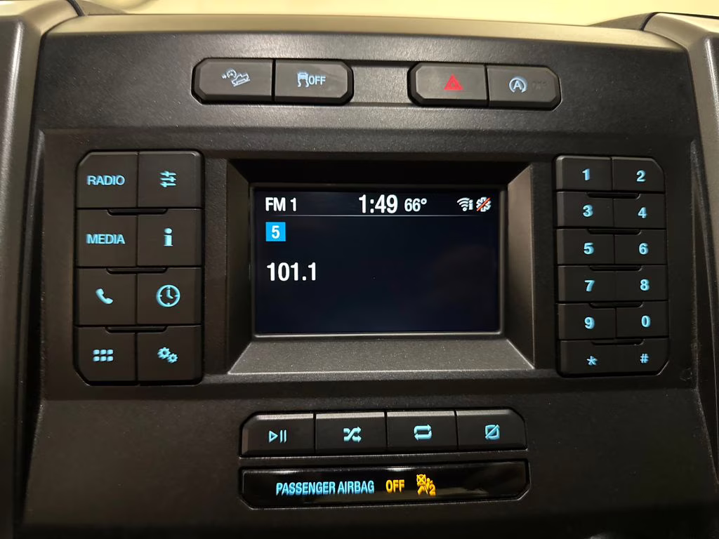 2018 Oxford White Ford F-150 XLT 4X4 Truck