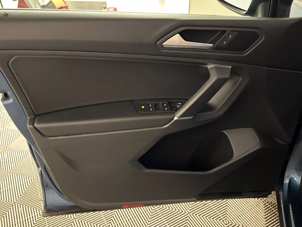 2020 Silk Blue Metallic Volkswagen Tiguan 2.0T SE FWD SUV