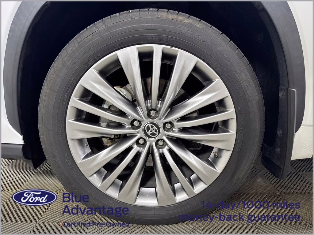2022 Wind Chill Pearl Toyota Highlander Platinum AWD SUV