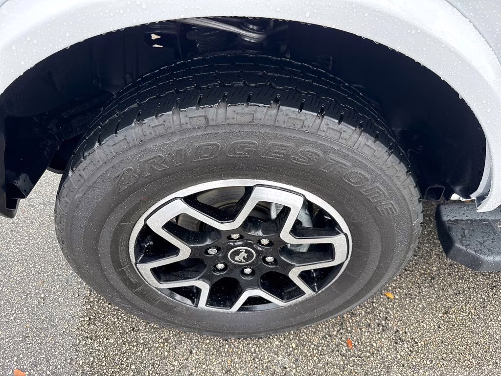 2024 Oxford White Ford Bronco Outer Banks 4X4 SUV