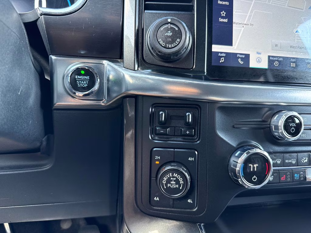 2021 Oxford White Ford F-150 Lariat 4X4 Truck