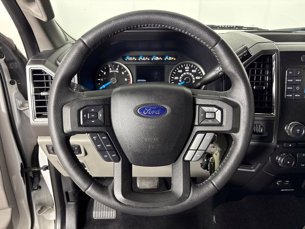 2015 Oxford White Ford F-150 XLT RWD Truck