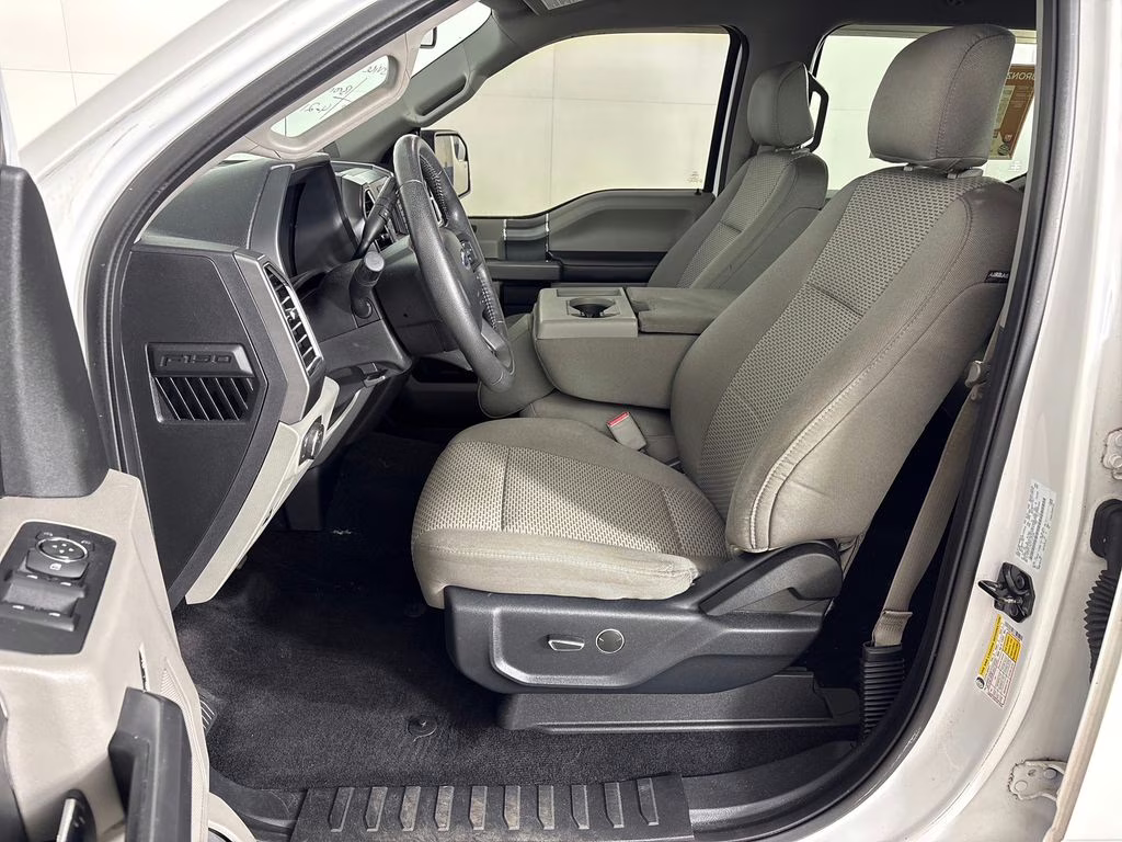 2015 Oxford White Ford F-150 XLT RWD Truck