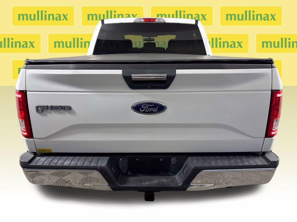 2015 Oxford White Ford F-150 XLT RWD Truck