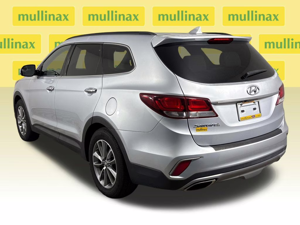 2017 Circuit Silver Hyundai Santa Fe SE FWD SUV