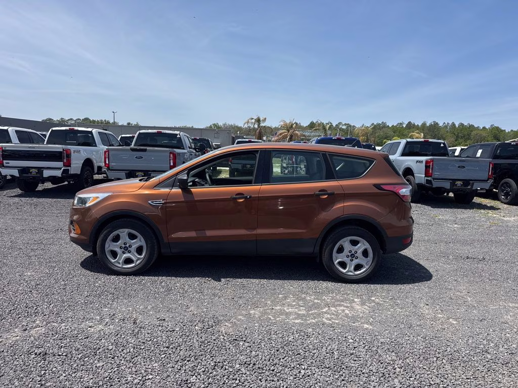 2017 Canyon Ridge Metallic Ford Escape S FWD SUV